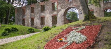 Grobiņa keskaegne linnus bastionidega