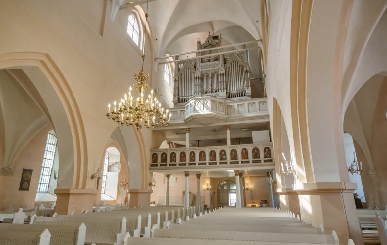 Valmiera-baznīca4