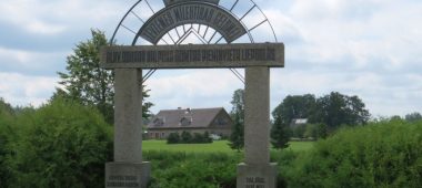 “Liepsalas – kolonel O. Kalpaka sünnikoht”.