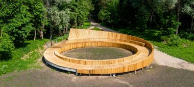 Vaata terrassi Gauja jõe ääres