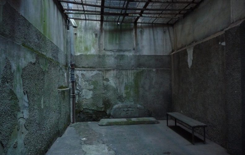Stūra-māja