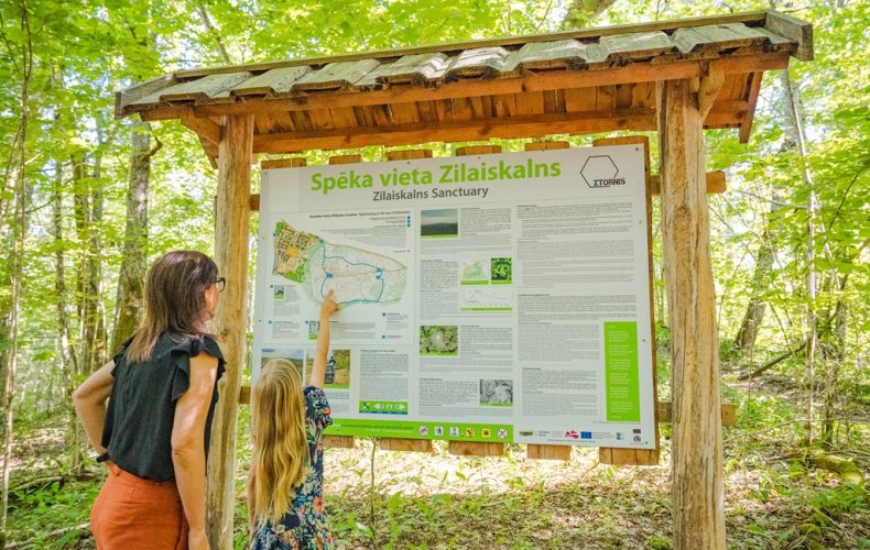 Zilaiskalna-veselības-taka-skatu-tornis-visitvalmiera (12)