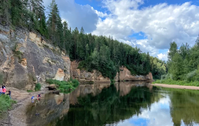 skolēnu ekskursija Gaujas Nacionālajā parkā